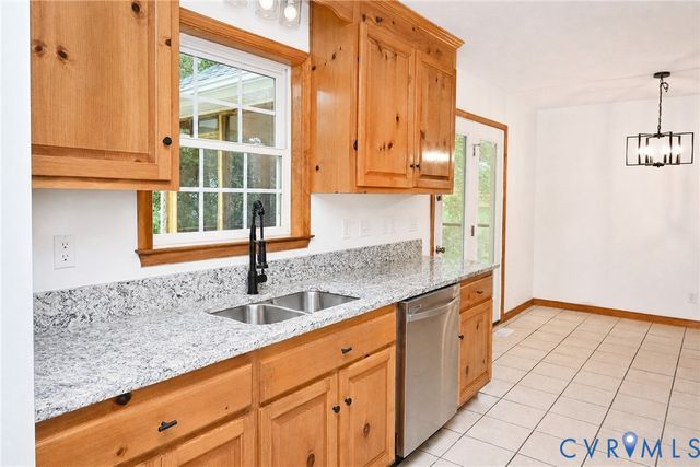 3811 West St, Chester, VA 23831