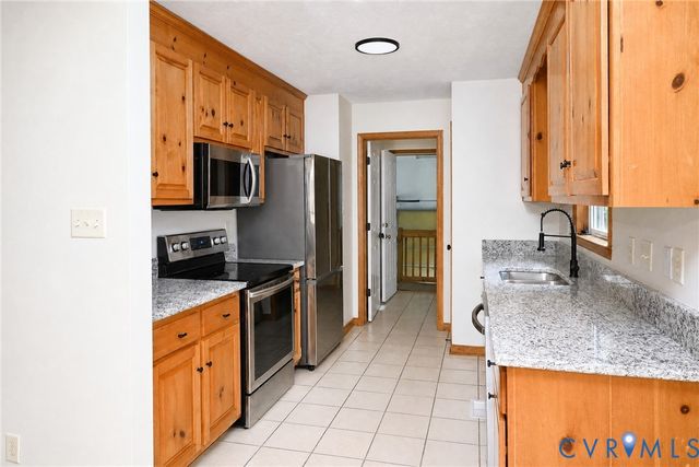 3811 West St, Chester, VA 23831