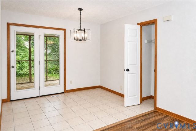3811 West St, Chester, VA 23831