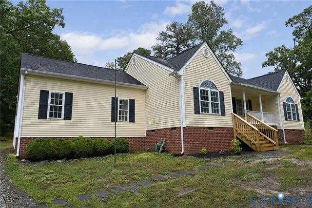 3811 West St, Chester, VA 23831