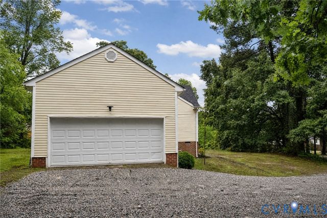 3811 West St, Chester, VA 23831