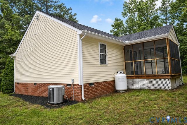 3811 West St, Chester, VA 23831