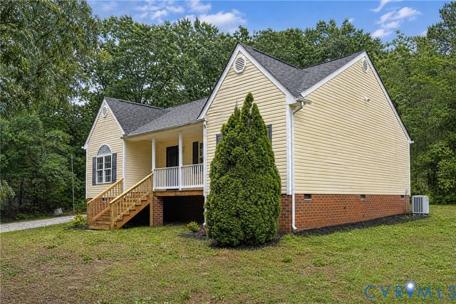 3811 West St, Chester, VA 23831