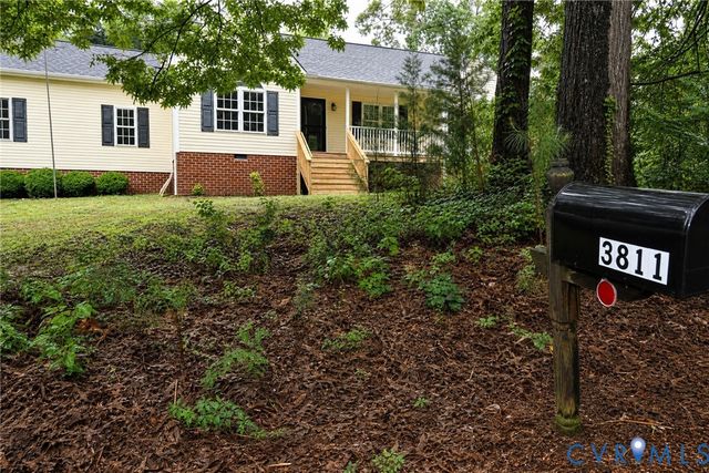 3811 West St, Chester, VA 23831