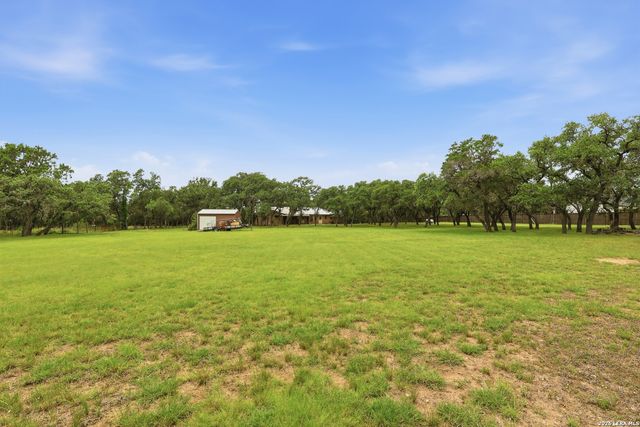 30592 Oakview Rd, Bulverde, TX 78163