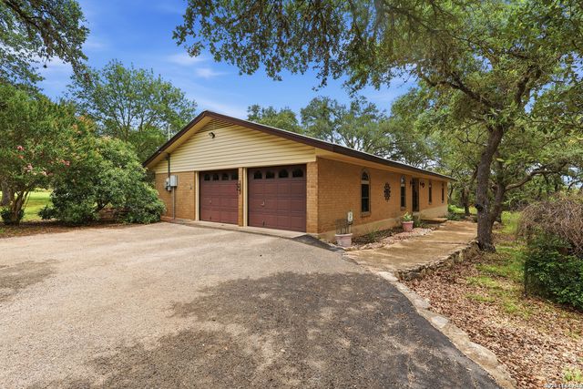 30592 Oakview Rd, Bulverde, TX 78163