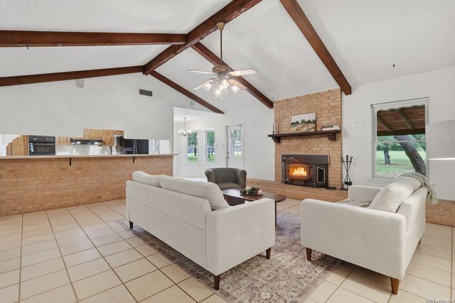30592 Oakview Rd, Bulverde, TX 78163