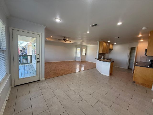 3209 Mac Arthur Ave A, Lago Vista, TX 78645