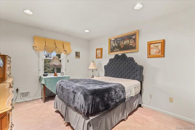 7 Greystone Circle, Bronxville, NY 10708