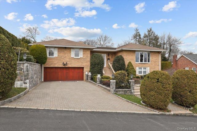7 Greystone Circle, Bronxville, NY 10708
