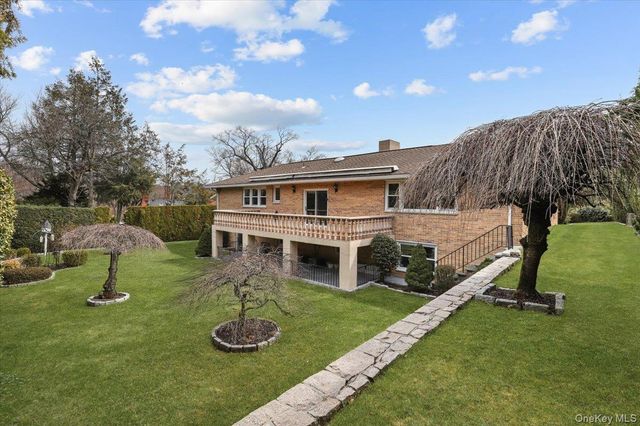 7 Greystone Circle, Bronxville, NY 10708