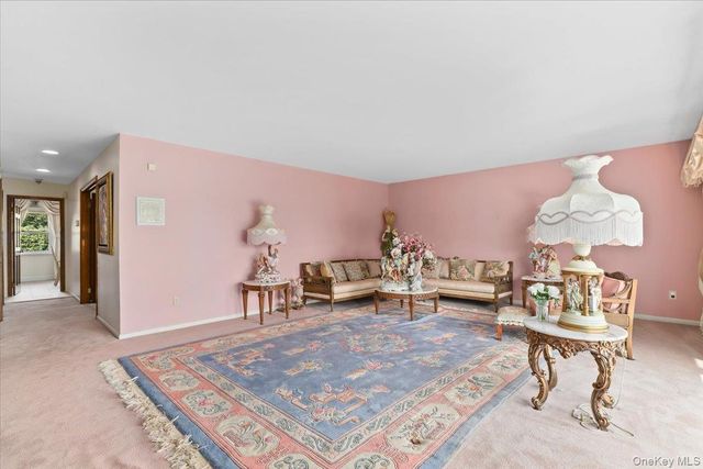 7 Greystone Circle, Bronxville, NY 10708