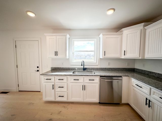 46 Caden Lane, London, KY 40744