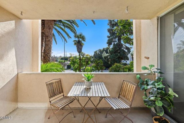 5411 Tyrone Avenue 202, Sherman Oaks, CA 91401