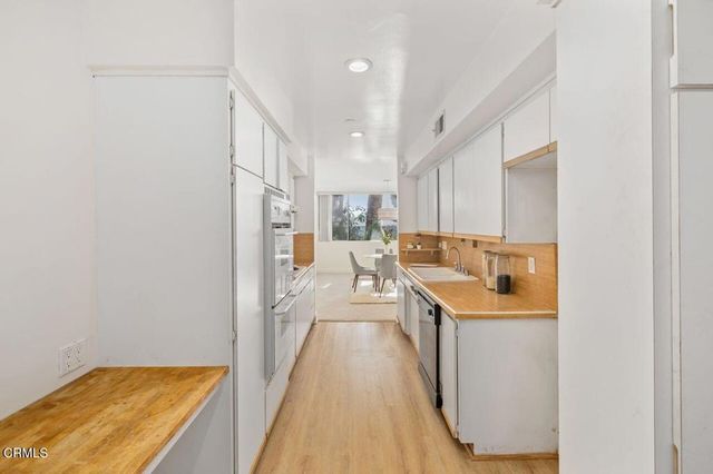 5411 Tyrone Avenue 202, Sherman Oaks, CA 91401