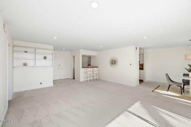 5411 Tyrone Avenue 202, Sherman Oaks, CA 91401