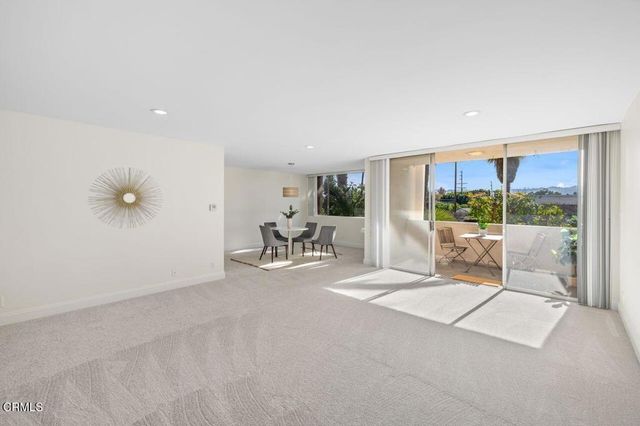 5411 Tyrone Avenue 202, Sherman Oaks, CA 91401