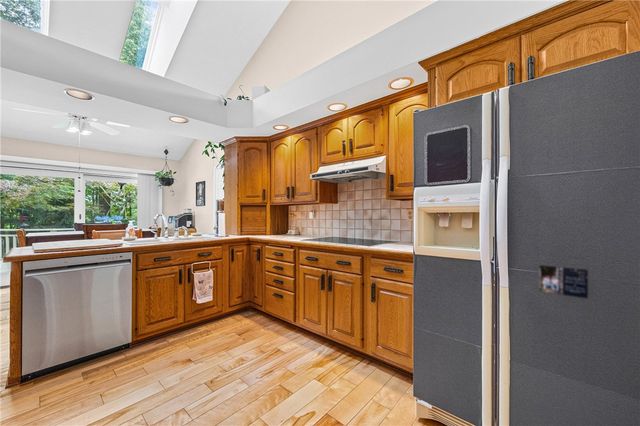 1226 Stafford Crescent, Webster, NY 14580