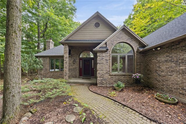 1226 Stafford Crescent, Webster, NY 14580