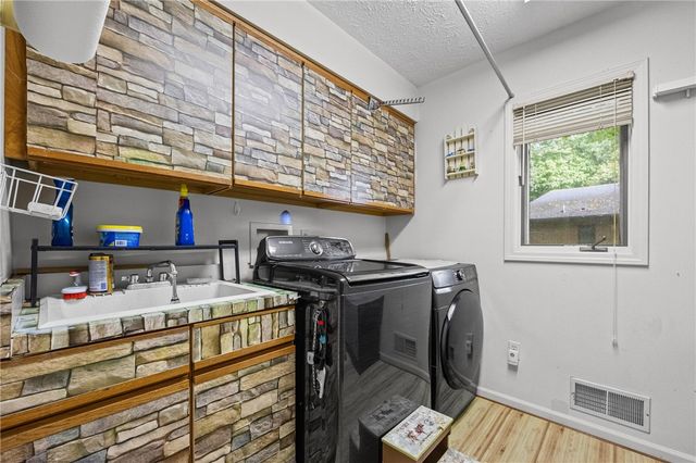 1226 Stafford Crescent, Webster, NY 14580