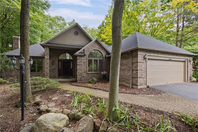 1226 Stafford Crescent, Webster, NY 14580