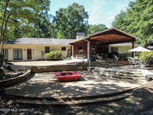 503 E Government Street, Brandon, MS 39042