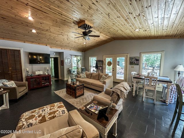 503 E Government Street, Brandon, MS 39042