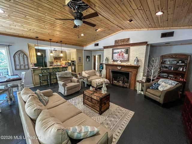 503 E Government Street, Brandon, MS 39042