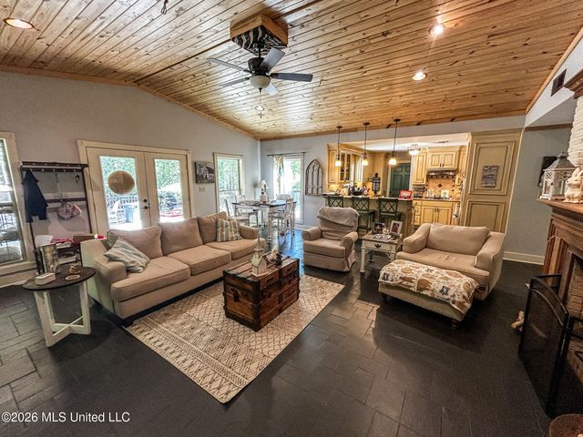 503 E Government Street, Brandon, MS 39042