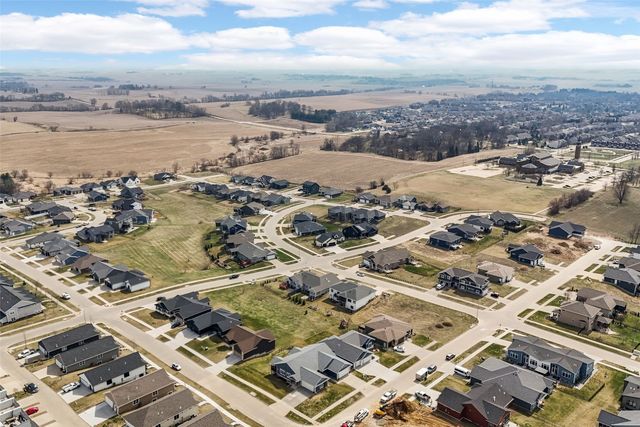 765 Hanks Dr, Iowa City, IA 52240