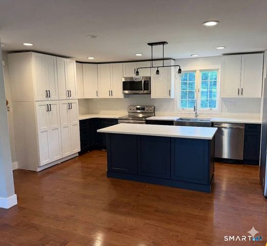 17 Wauregan Road, Canterbury, CT 06331