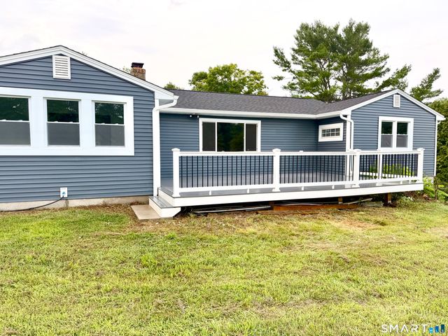 17 Wauregan Road, Canterbury, CT 06331