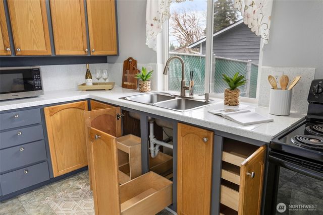 29822 47th Place S, Auburn, WA 98001