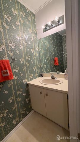 125 Archery Court, Old Bridge, NJ 08857