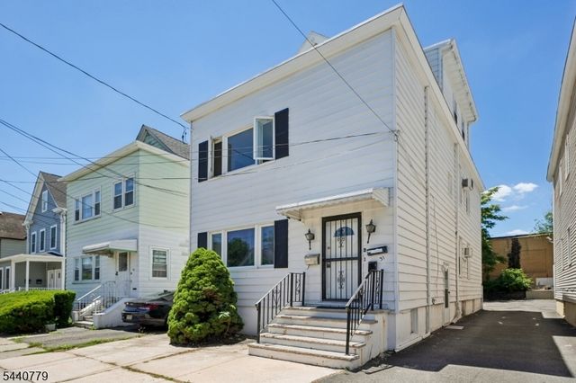31 Blakely Pl 2, Garfield City, NJ 07026
