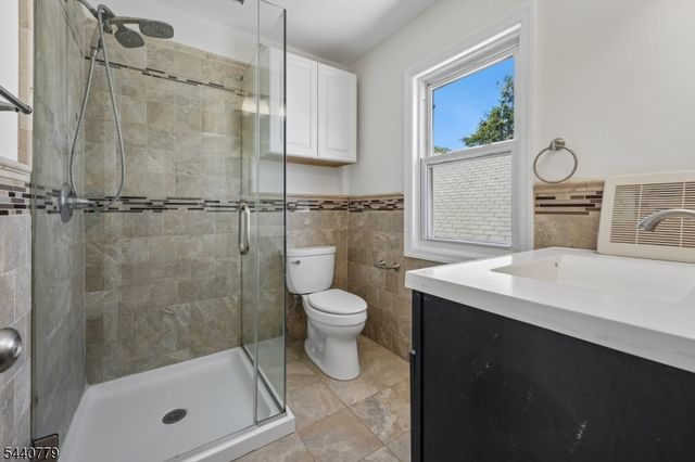 31 Blakely Pl 2, Garfield City, NJ 07026