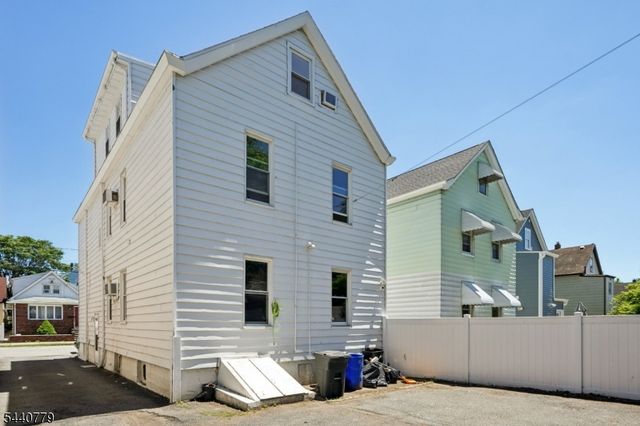 31 Blakely Pl 2, Garfield City, NJ 07026