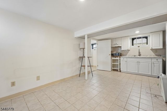 31 Blakely Pl 2, Garfield City, NJ 07026