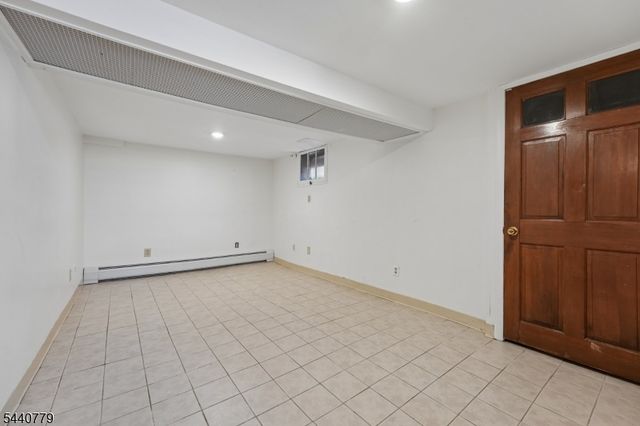 31 Blakely Pl 2, Garfield City, NJ 07026