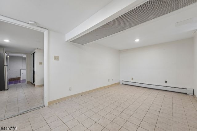 31 Blakely Pl 2, Garfield City, NJ 07026