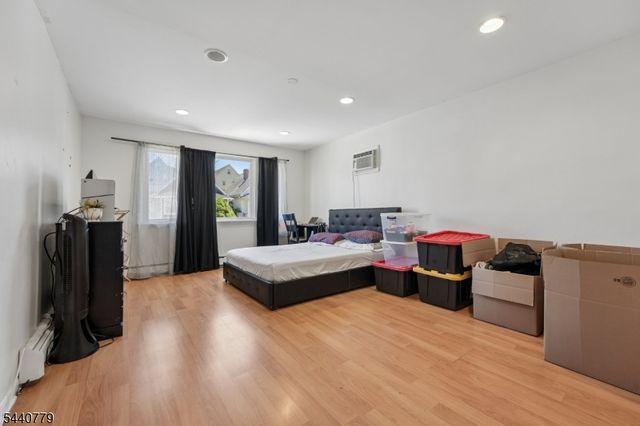 31 Blakely Pl 2, Garfield City, NJ 07026