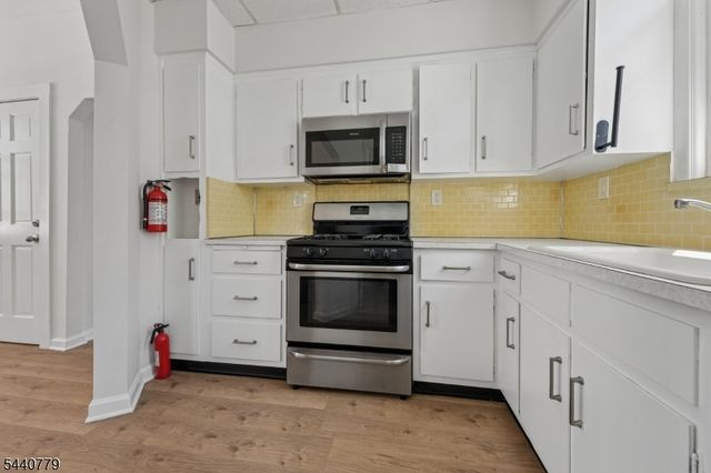 31 Blakely Pl 2, Garfield City, NJ 07026