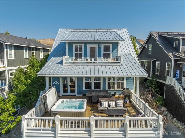 326 Porcupine Lane, Chelan, WA 98816