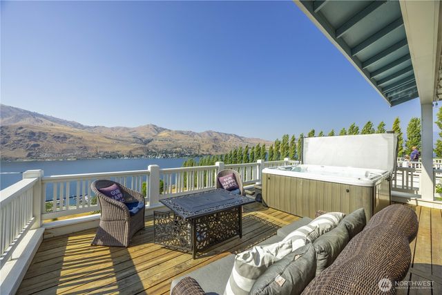 326 Porcupine Lane, Chelan, WA 98816
