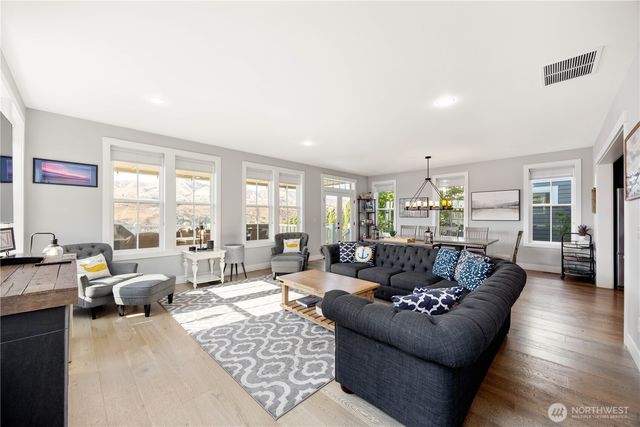 326 Porcupine Lane, Chelan, WA 98816