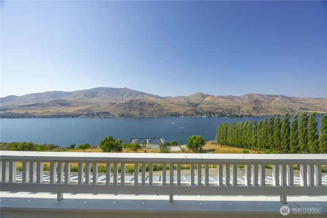326 Porcupine Lane, Chelan, WA 98816