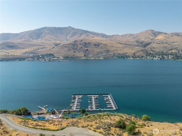 326 Porcupine Lane, Chelan, WA 98816