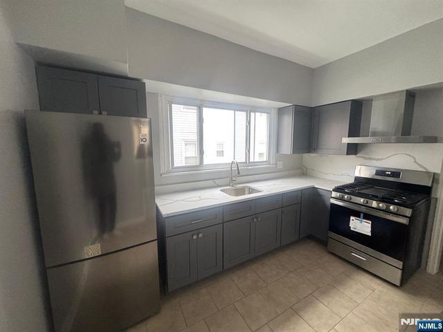 421 Berwick Street, Orange, NJ 07050