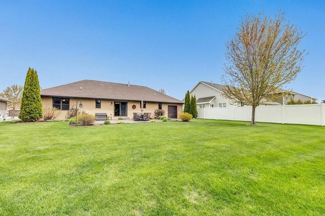 605 PEBBLESTONE CIRCLE, Oneida, WI 54155