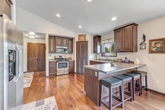 605 PEBBLESTONE CIRCLE, Oneida, WI 54155